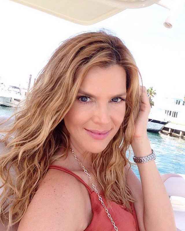 SarahMintzOf's tweet photo. Nuestra misión en la vida es ser felices, no perfectos!!!! A disfrutar cada día porque ninguno se repite!!!!! 😘 https://t.co/O0DccEW9Pj