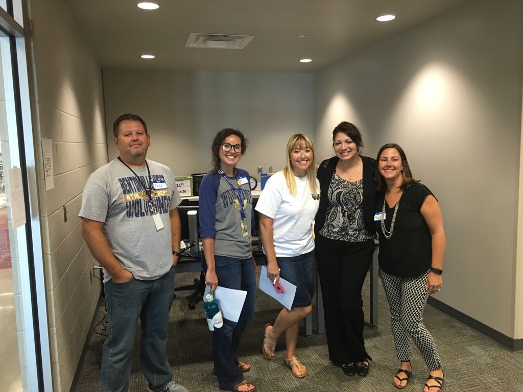 SherrinTucker's tweet photo. #BWHSAntics #forgottotakeroll #westlovers https://t.co/RCXFUM9aiX