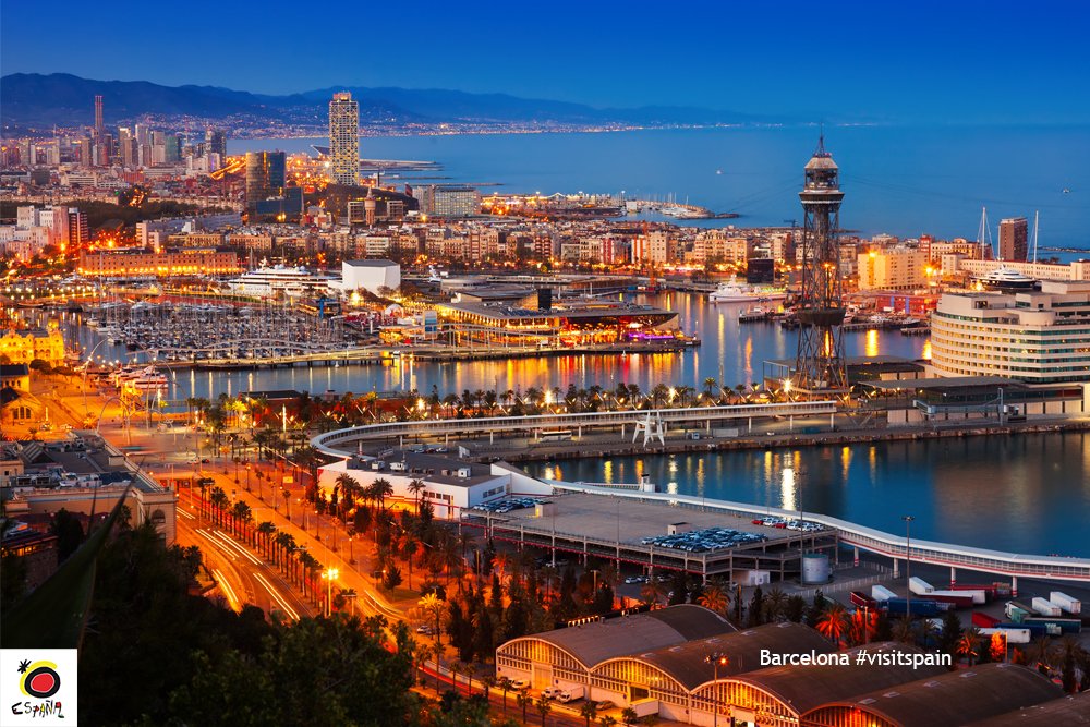 EspanaEnLatam's tweet image. Fabulous pic of the city and port of #Barcelona in the evening #VisitSpain @visitcatalonia @VisitBCN_EN
