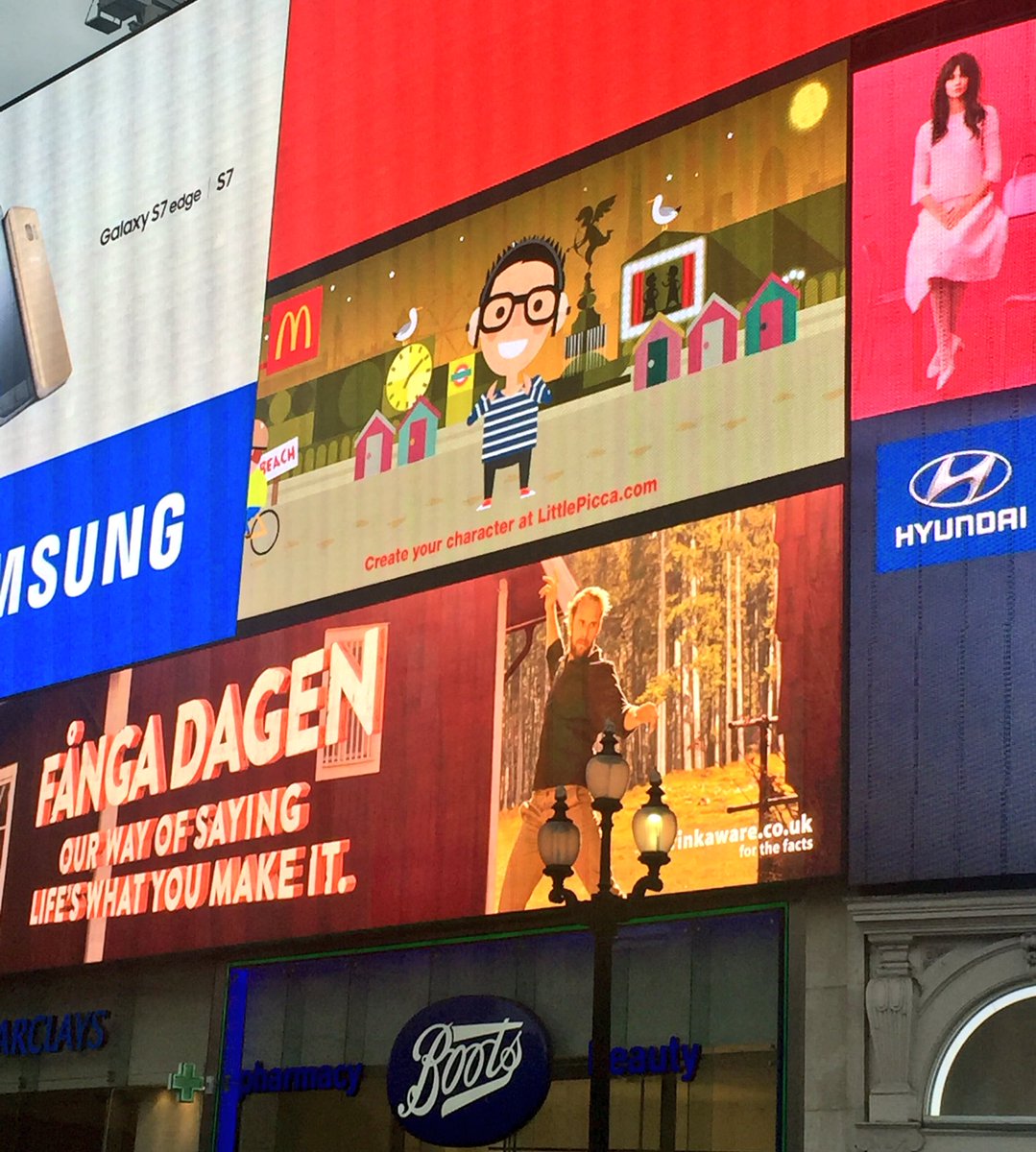 stevendennison's tweet photo. I'm on the giant digital screen @Piccadilly Circus #LittlePicca interactive updateable #DOOH, awesome! 😀 @McDonalds https://t.co/alhsttB7n5