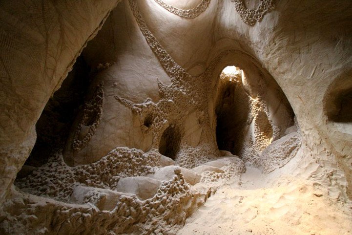 mymodernmet's tweet photo. Artist #RaPaulette spends over a decade carving out elaborate caverns by hand https://t.co/SdGFn88ROg https://t.co/UeZpBmlPPC