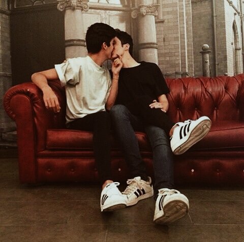 jinyoung with a boyfriend 📻
