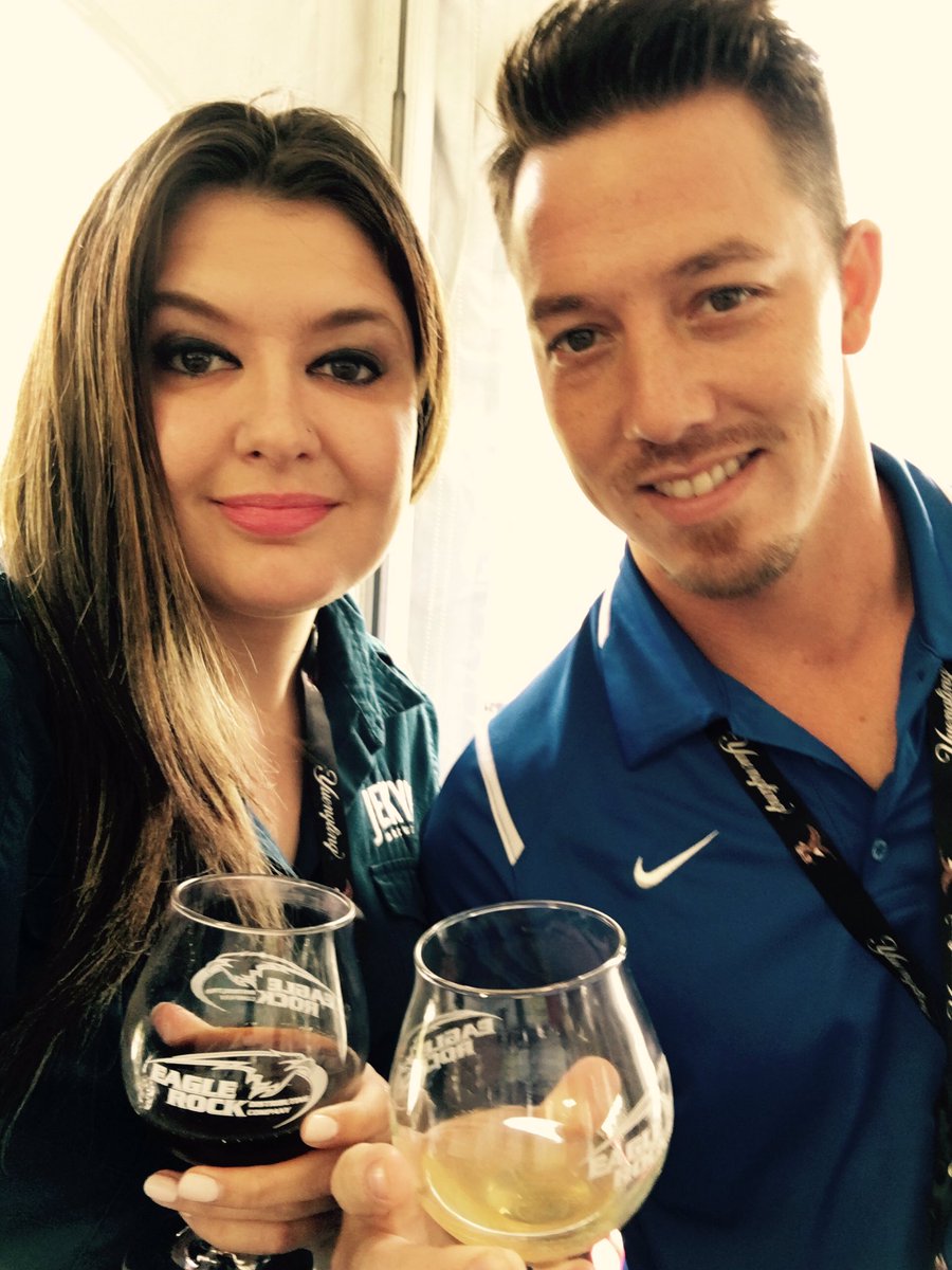 ashleyzoerner's tweet photo. Serving good beer to great people doesn't get old! Come get some @jekyllbrewing during @EagleRock_GA #tradeshow2016 https://t.co/OE8e4OWfNN