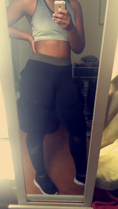 Watch Oyinlola 👑's leaked NSFW photo on TwXstars