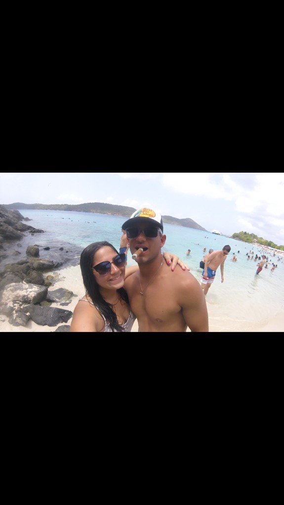 eamaro8's tweet photo. USVI https://t.co/dLWKeEVxUE