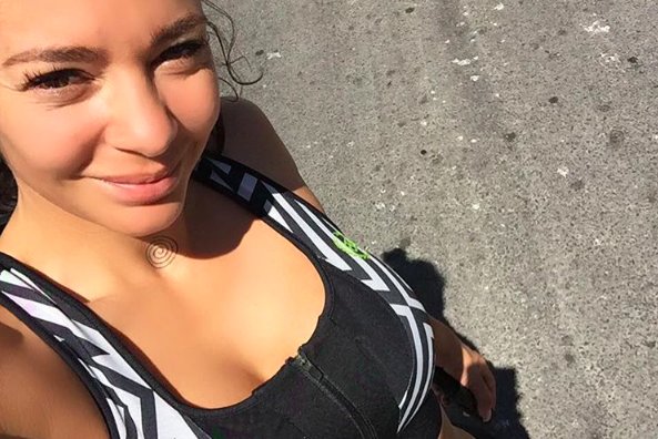 Fajah showt bikinibooty - FOTO telegraaf.nl/t/26372100  via <a href="/telegraaf/">De Telegraaf</a>