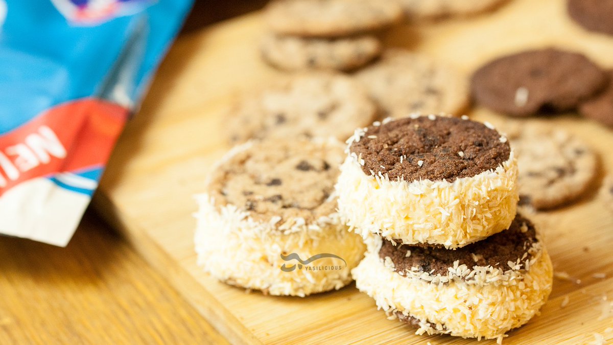 Cookie Cips-Coco-Schoko-Ice-Sandwiches passend zum schönen Wetter 🍦🌞: m.youtube.com/watch?v=mCpi4F…