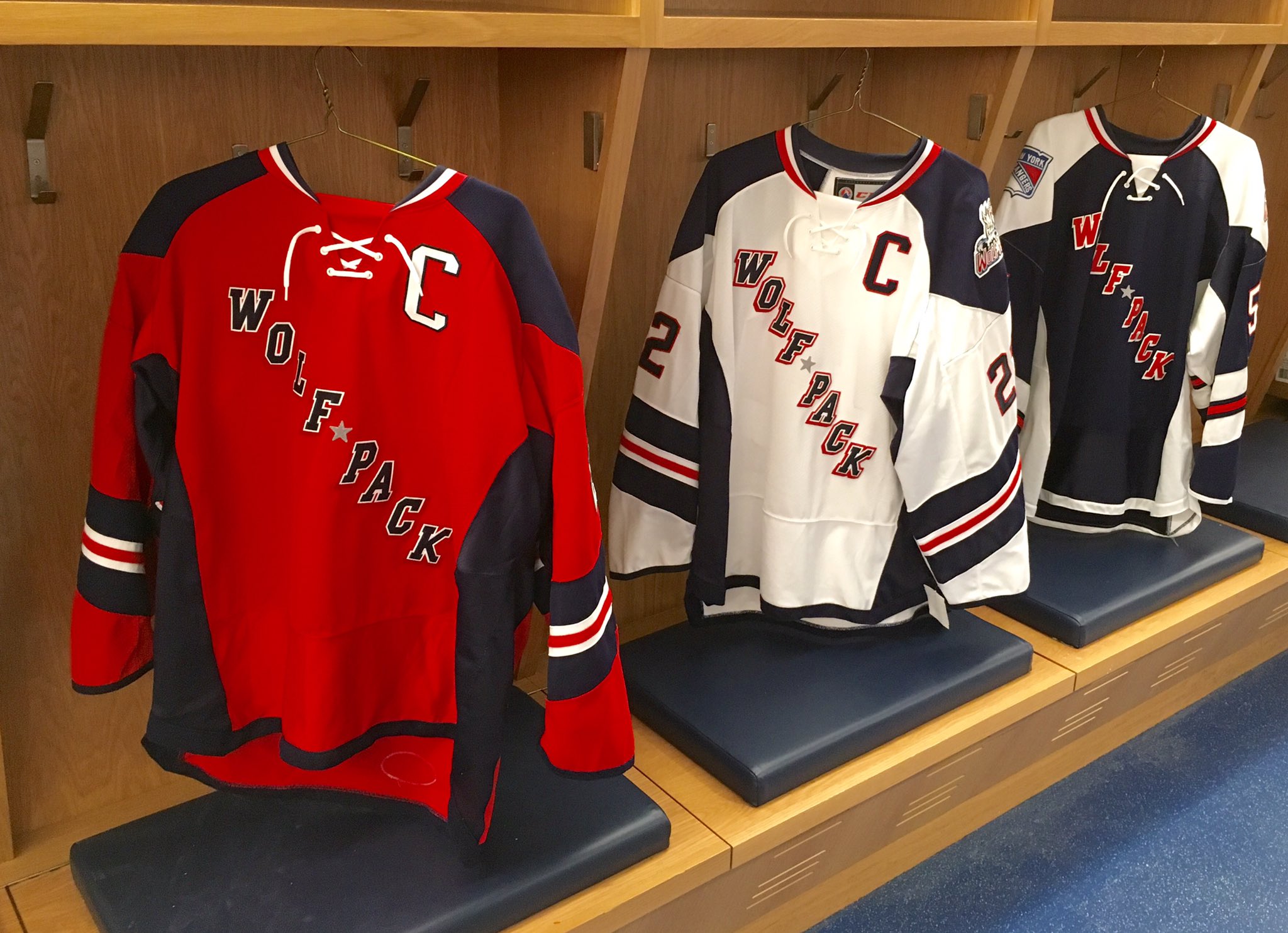 hartford wolfpack jersey