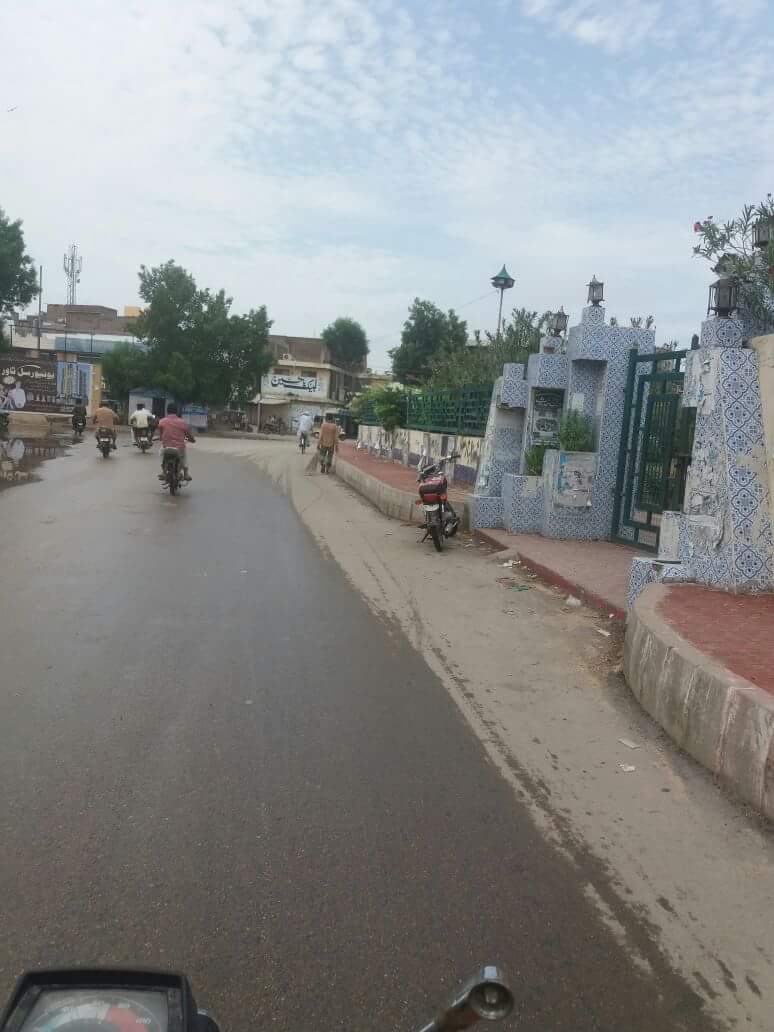 JamKhanShoroPPP's tweet photo. Today's morning pics of roads Latifabad , Fateh Chock main road, Autobhan Road.. roads are clear..#LGDeptSindh #PPP https://t.co/uCFVlyNGok