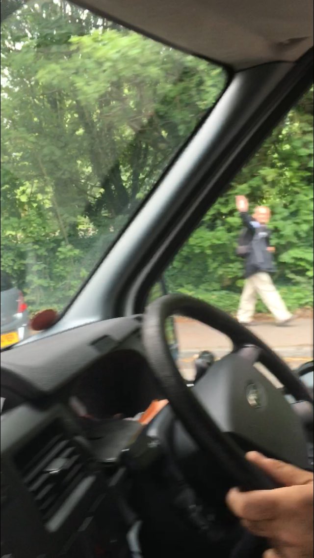 BeepAndWave's tweet photo. Another blurry one, but the #BeepAndWave'rs are very thin on the ground today! #MondayBlues 😩👋🏻 https://t.co/9z7nqZwTx1