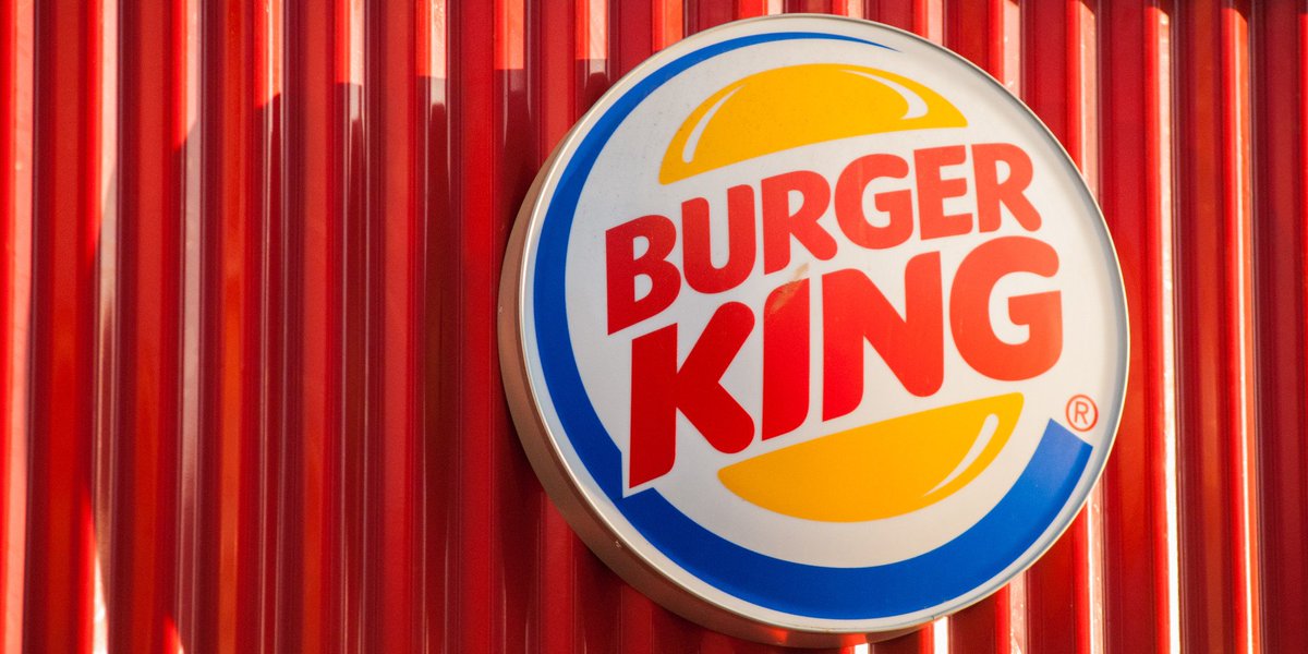 RadioOne1037's tweet photo. Llevate vouchers para comer en @BurgerKing contestando: ¿Qué trae el BK Stacker 5.0 power? HT #OneBurger https://t.co/WNDElsnDn5