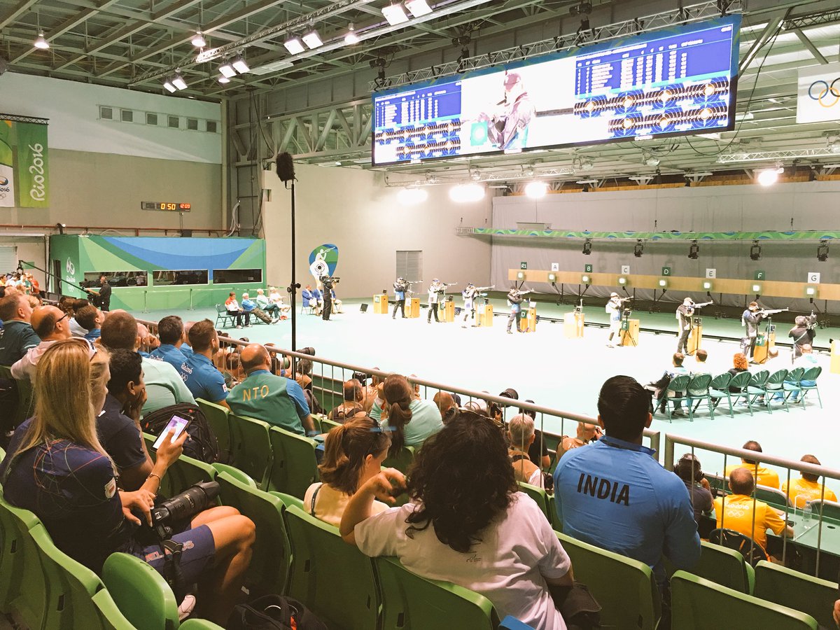 We're in the decisive moments of the 10m Air Rifle Men final! Who's going to get the Gold?! #ShootingSport #Rio2016