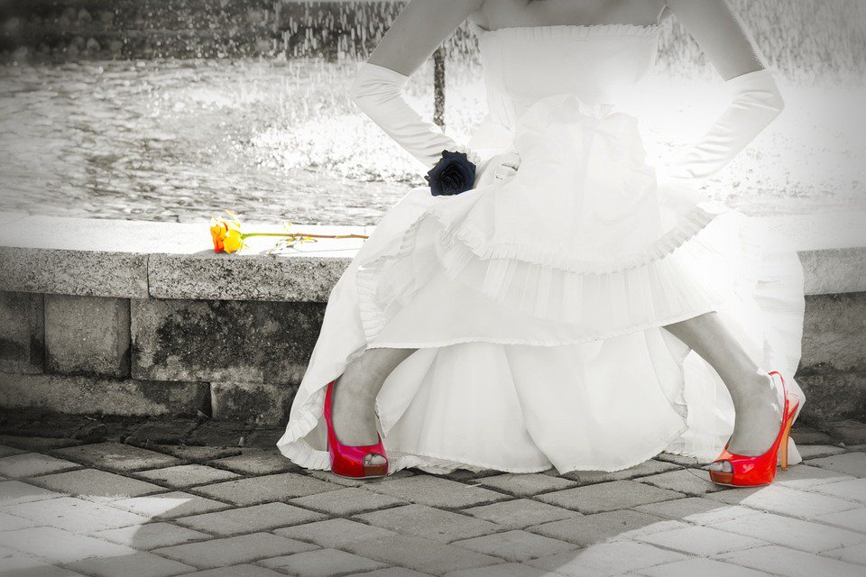 ConfettiAve's tweet photo. Have you seen the UK's newest #weddingblog Welcome to Confetti Ave. https://t.co/1SLKl163ND https://t.co/Ct9ZTM8ARf