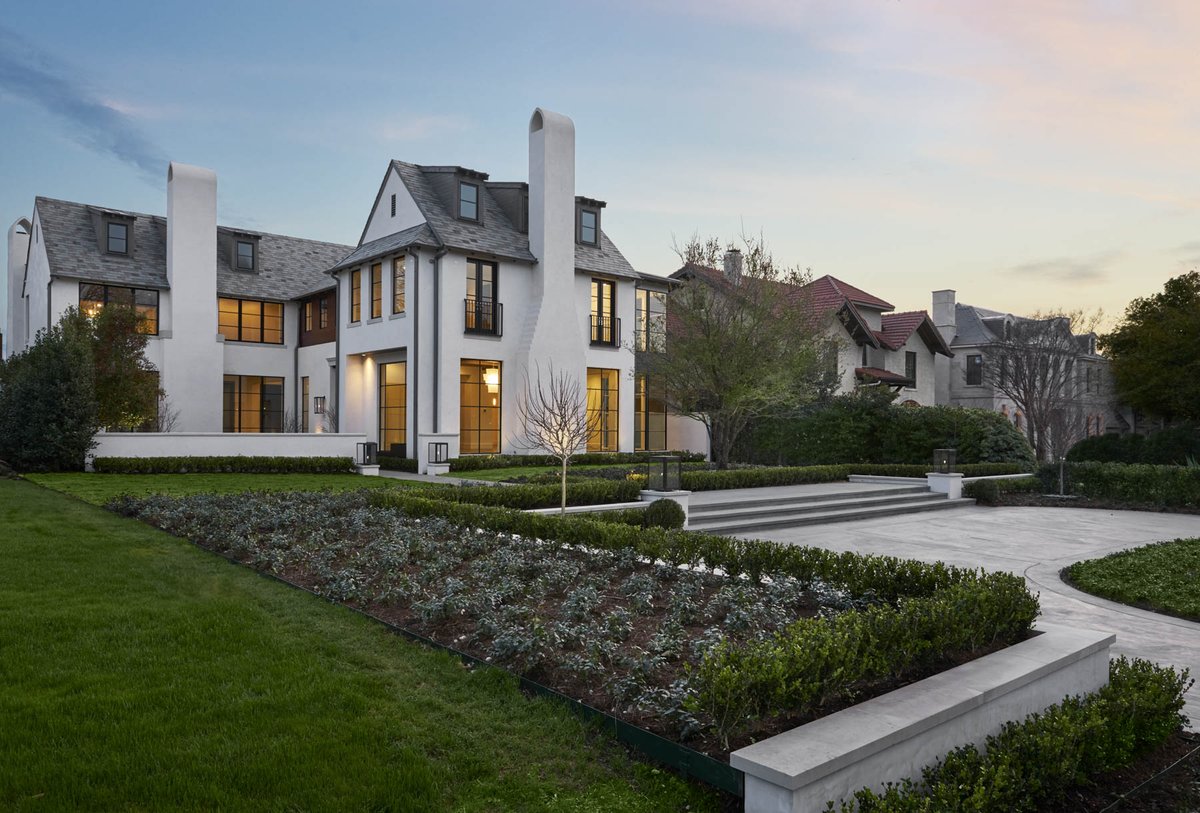 RECustomHomes's tweet photo. A polished approach for an elegant home.
#RECH #CustomHomebuilder #DallasRealEstate #LuxuryHomes https://t.co/Bul0ESyICc