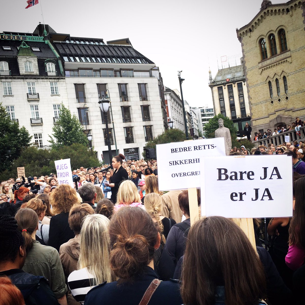 Tusen takk for at du deler din historie, #JuneHolm! Bedrer rettssikkerhet for overgrepsofre! #barejaerja #jegtrordeg