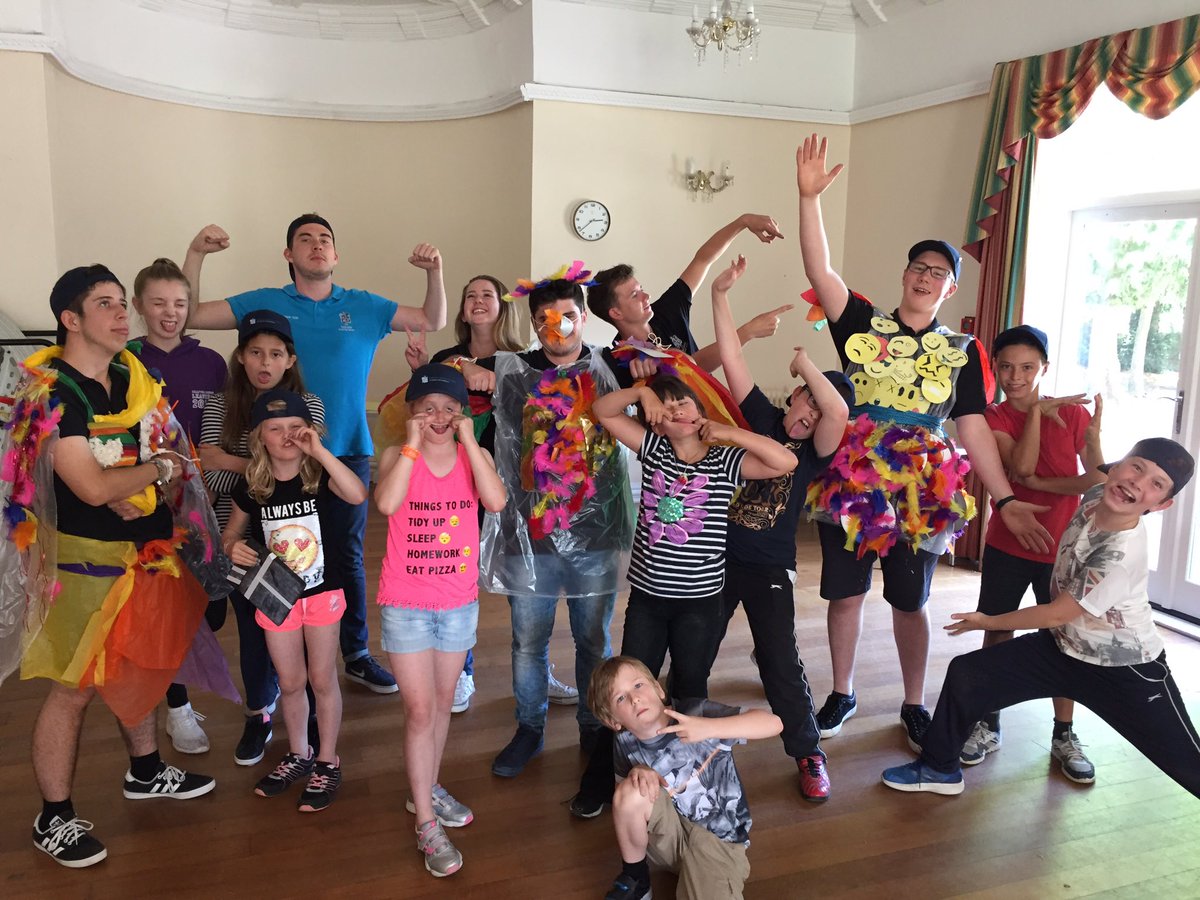 Partnership_TGS's tweet photo. Summer School continues this week with den building and craft fashion! @HeadteacherTGS #summer https://t.co/qvM1fZmt6D