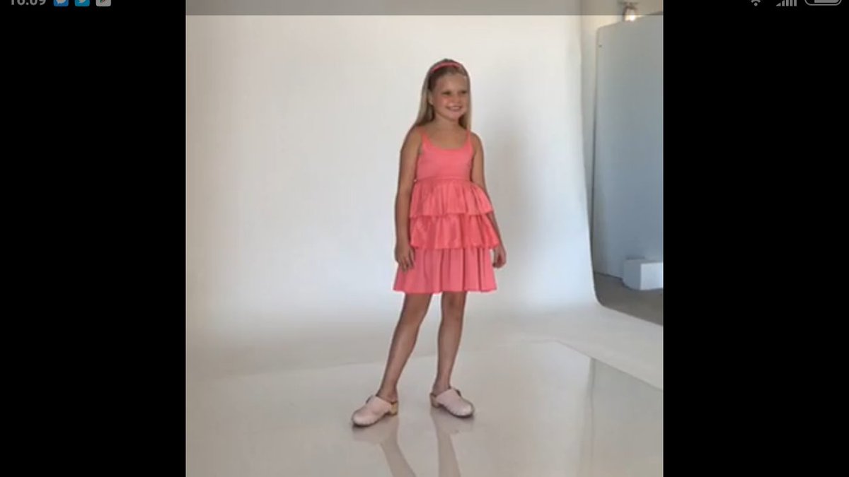 soryalvarezmlm's tweet photo. Os presento a Martina nuestra modelo de la #lineainfantil #modainfantil #moda #yosoy1fashionglobal #1fashionglobal https://t.co/otFhSivyL8