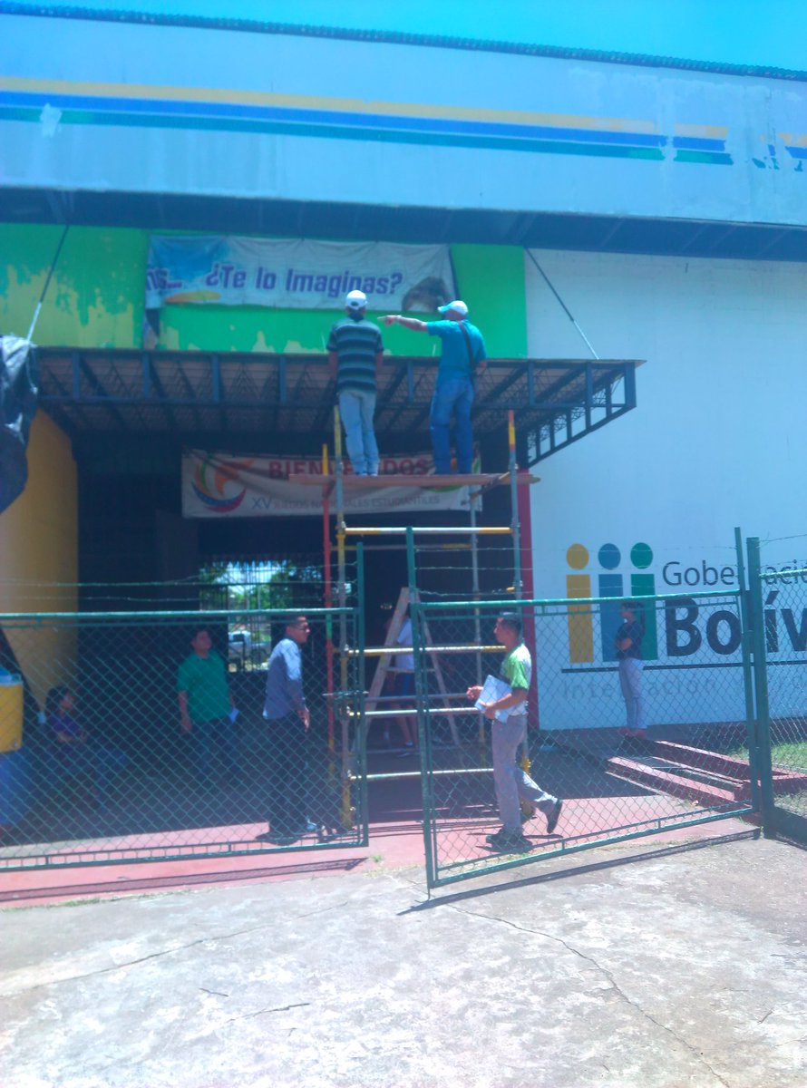 alandanielmata's tweet photo. Revisión del techo de esgrima,  Bolívar. @NicolasMaduro @MervinMaldonado @ind https://t.co/VvFjGPzNgm