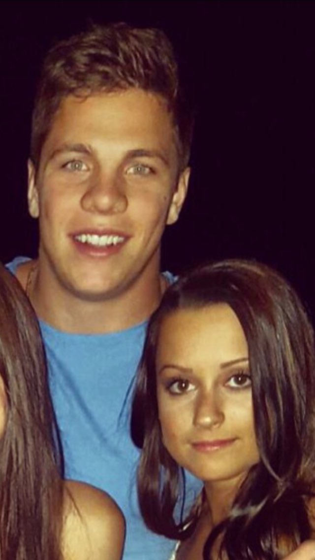 AustinSchaffer's tweet image. Alway embarrass your best friends on their birthday. Happy 21st Tori Fuller! 🎂🍻 @ToriFullerr