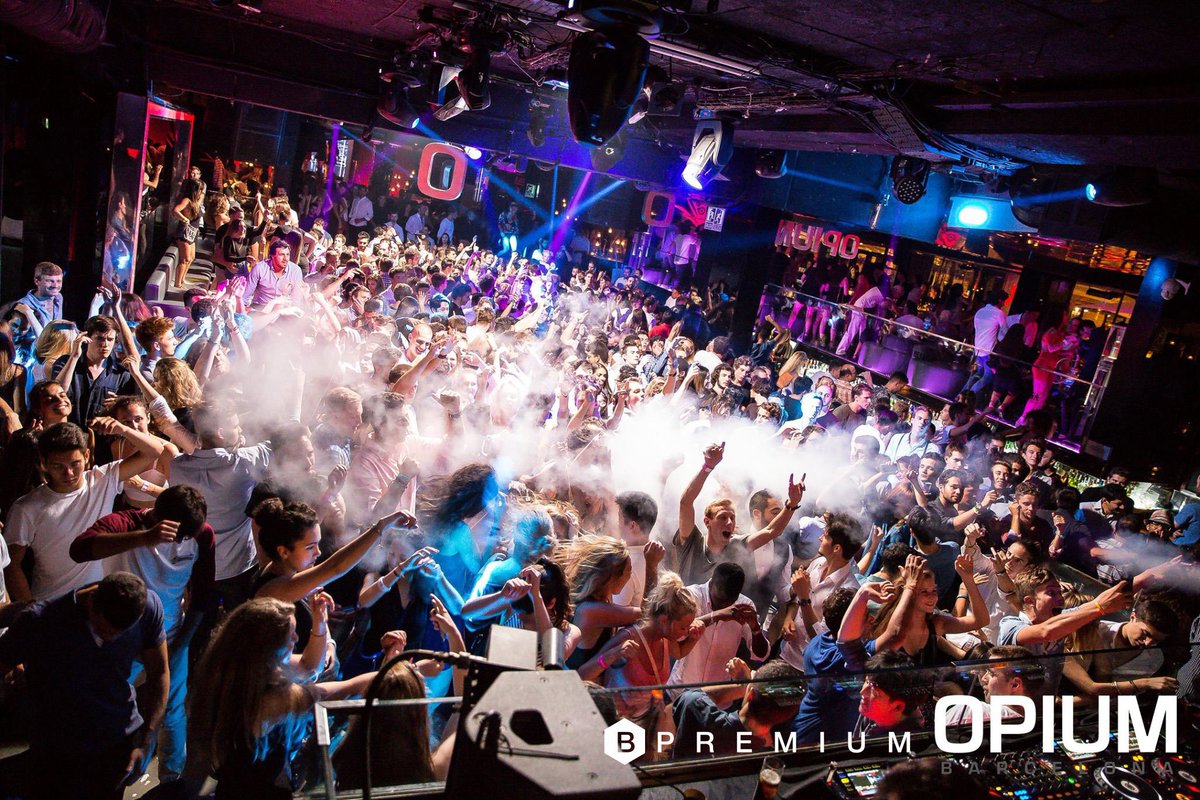 bpremium's tweet photo. Are you loco? If you are, meet us in #LOCOLUNES at @OPIUMBarcelona #bpremium 
Guestlist: https://t.co/3dVgqk4LKZ https://t.co/toELsiVAko