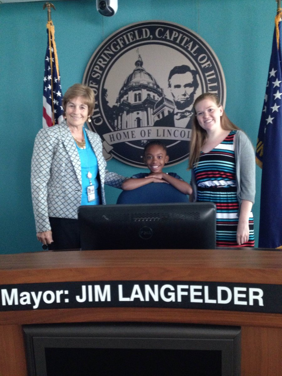 bbbs_icr's tweet photo. Big Sister Amy helped her Little Jade see her dream by taking her on a tour of the Mayor's office. #mentormonday https://t.co/JkhfwJuBcV