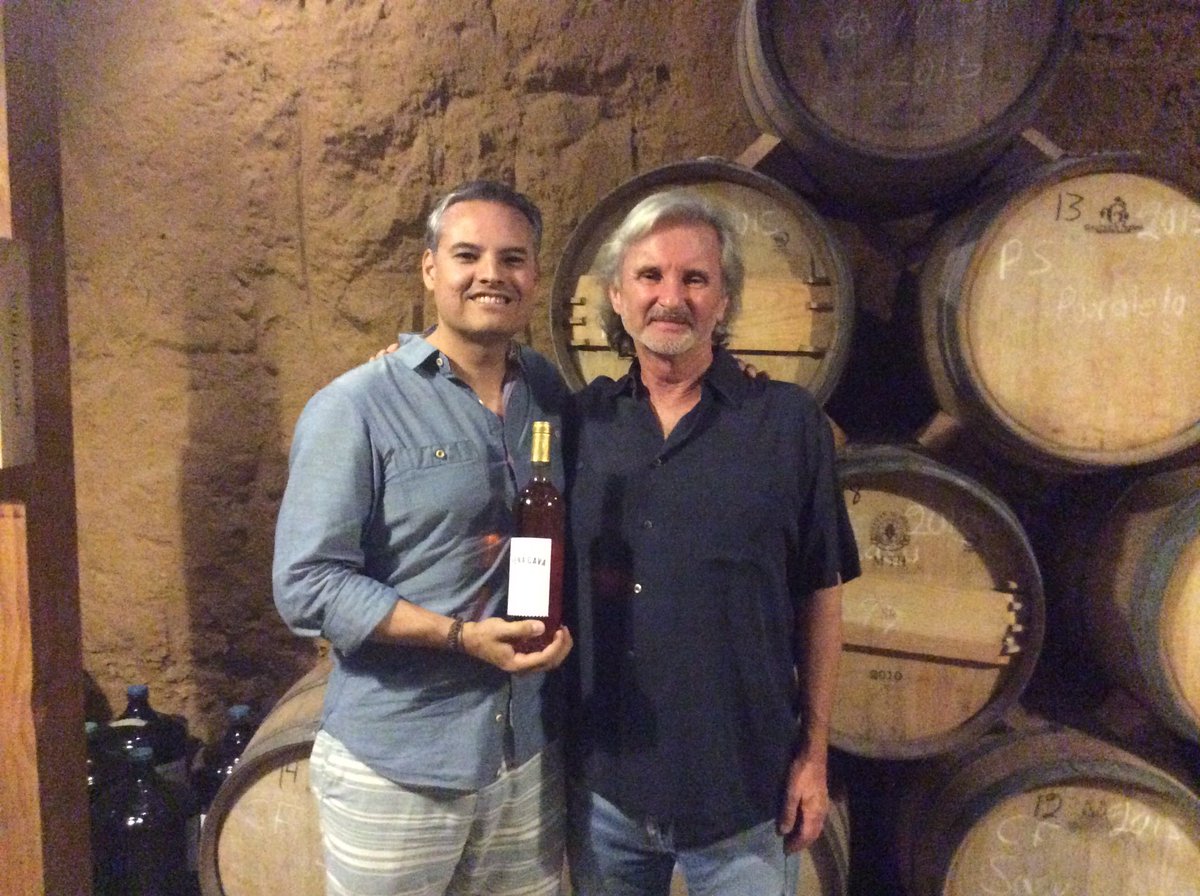 Juan Carlos Muñoz (@jcmunoz_jc) on Twitter photo Apasionante experiencia <a href="/venacavavinos/">Vena Cava Vinos</a> - Si lo ouedes soñar lo puedes crear. Gracias Phil! <a href="/CurioGastro/">CurioGastro</a> <a href="/provinomex/">+Vino mexicano</a> Apasionante experiencia <a href="/venacavavinos/">Vena Cava Vinos</a> - Si lo ouedes soñar lo puedes crear. Gracias Phil! <a href="/CurioGastro/">CurioGastro</a> <a href="/provinomex/">+Vino mexicano</a>