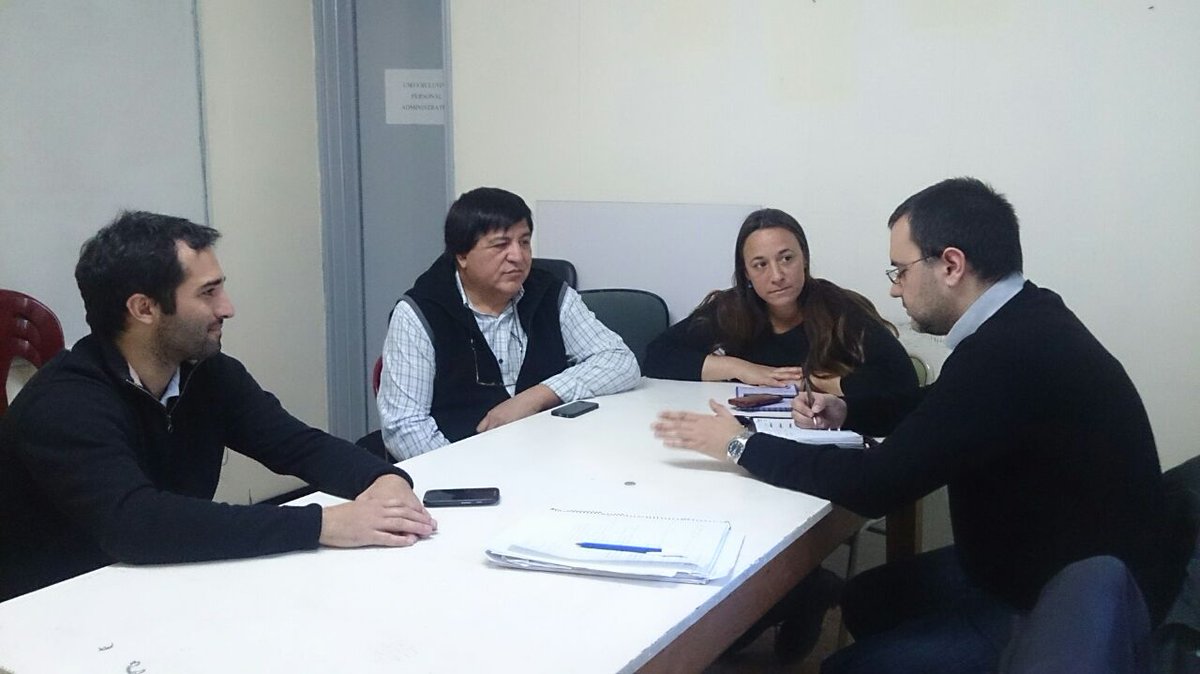 munimadryn's tweet photo. Runion de @ursinofacundo SEPA con la unpsjb para realizar capacitación de gestión de residuos al personal #Madryn https://t.co/cyIas6ci0l