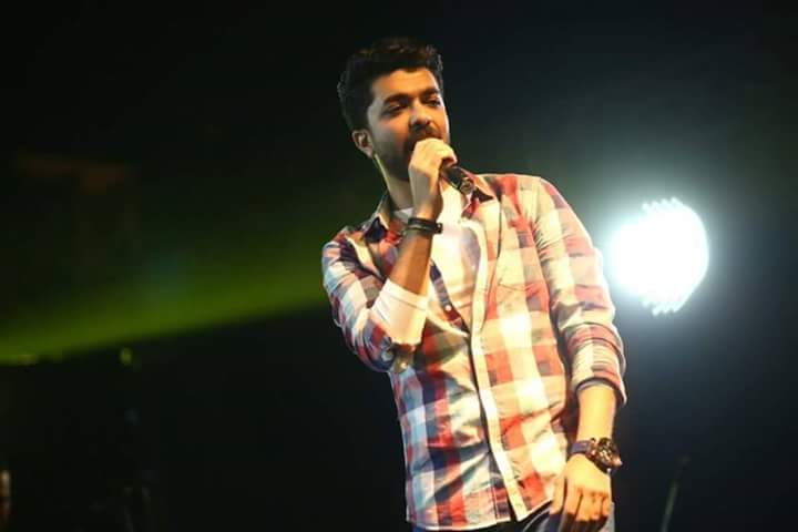 nojomsataarac12's tweet photo. صور للنجم #محمد_عباس من حفلة بورتو مطروح
 #StaracArabia #MohammadAbbas https://t.co/BLN9fkx9AJ