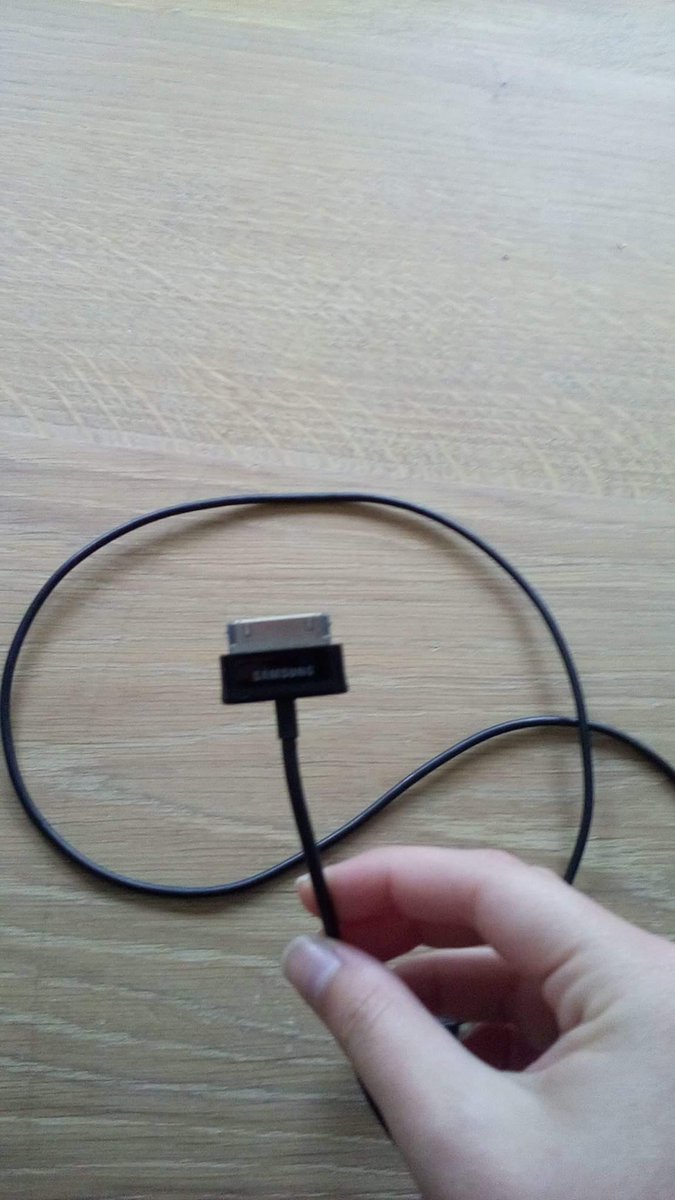 maaikeeh98's tweet photo. @MobileSupplies Hallo,ik ben opzoek naar een oplaadkabel voor de Samsung Galaxy tab2 10.1.Hebben jullie die ook? https://t.co/CtqmXHRsjd
