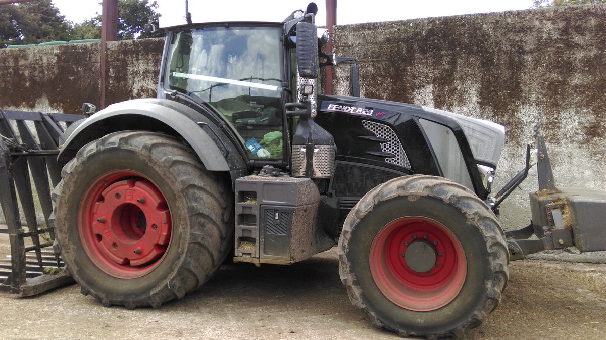 iandicko73's tweet image. New scraper tractor.