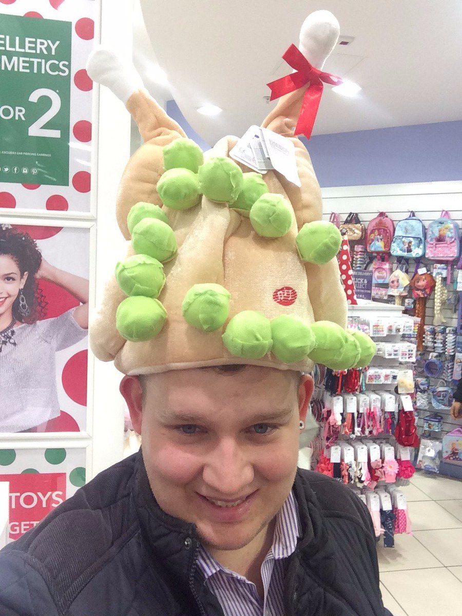 Adam is getting geared up for Christmas already! #TayberryFood <a href="/Thetayberryadam/">adam newth</a> #ChristmasDundee