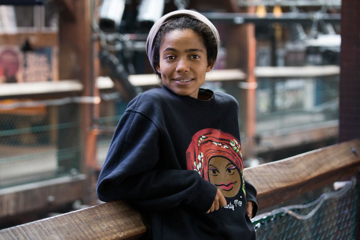 Overview_Mag's tweet photo. Nneka photographed in Hamburg by Juliane Giersch for Overview. Read six pages of interview in Issue One. https://t.co/yPo8bAp9C5