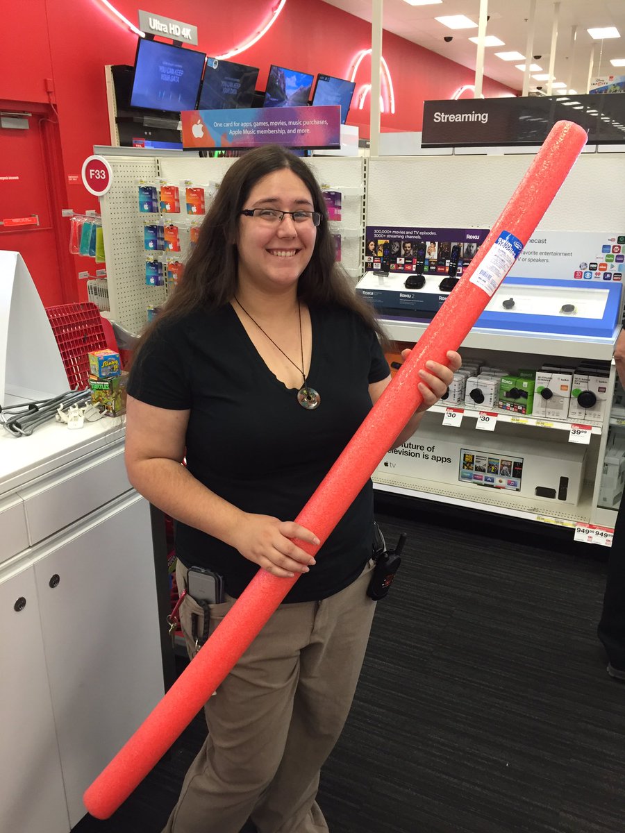 T-Mobiles Cierra doing a double relay lap helping guests save! #goldeninspiration @AimeeZembruski <a href="/SonnentagTara/">Tara Sonnentag</a>