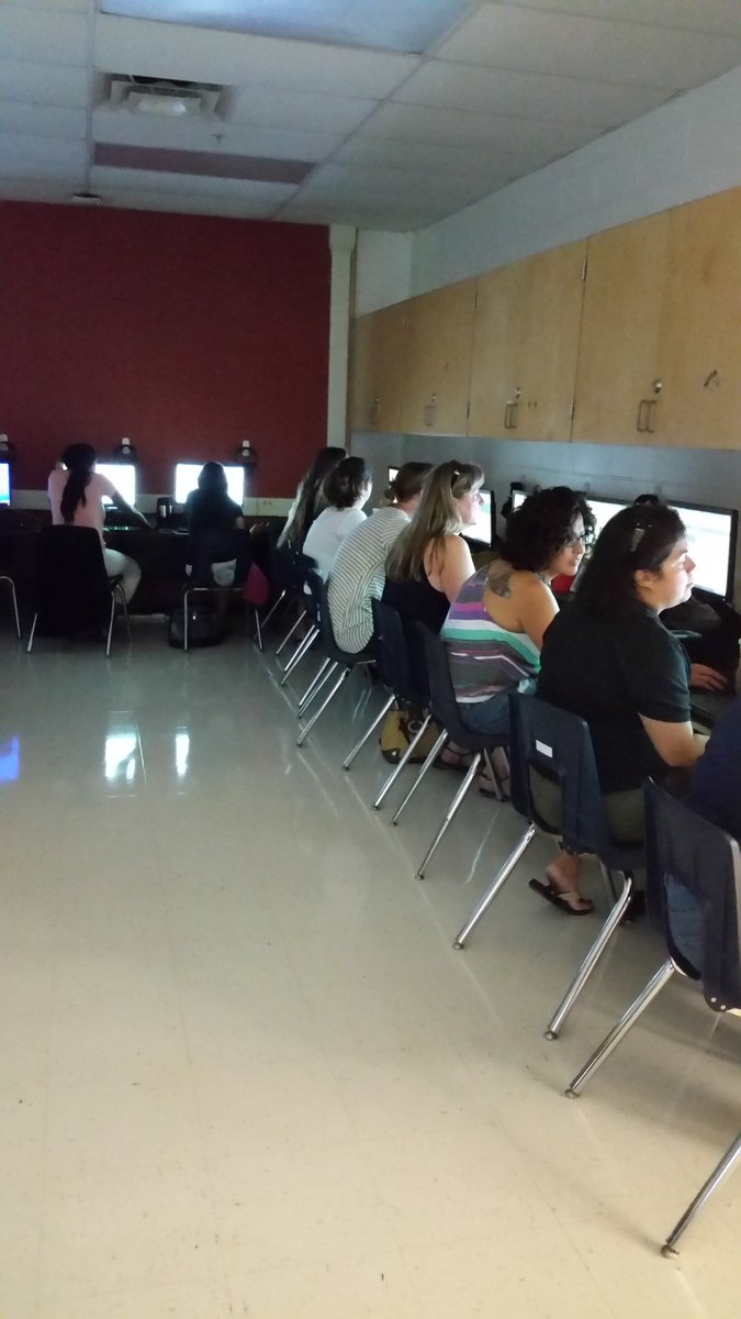 Wendi_TSS's tweet image. Ward Wranglers using twitter! #technologyatwork #Wardwranglers