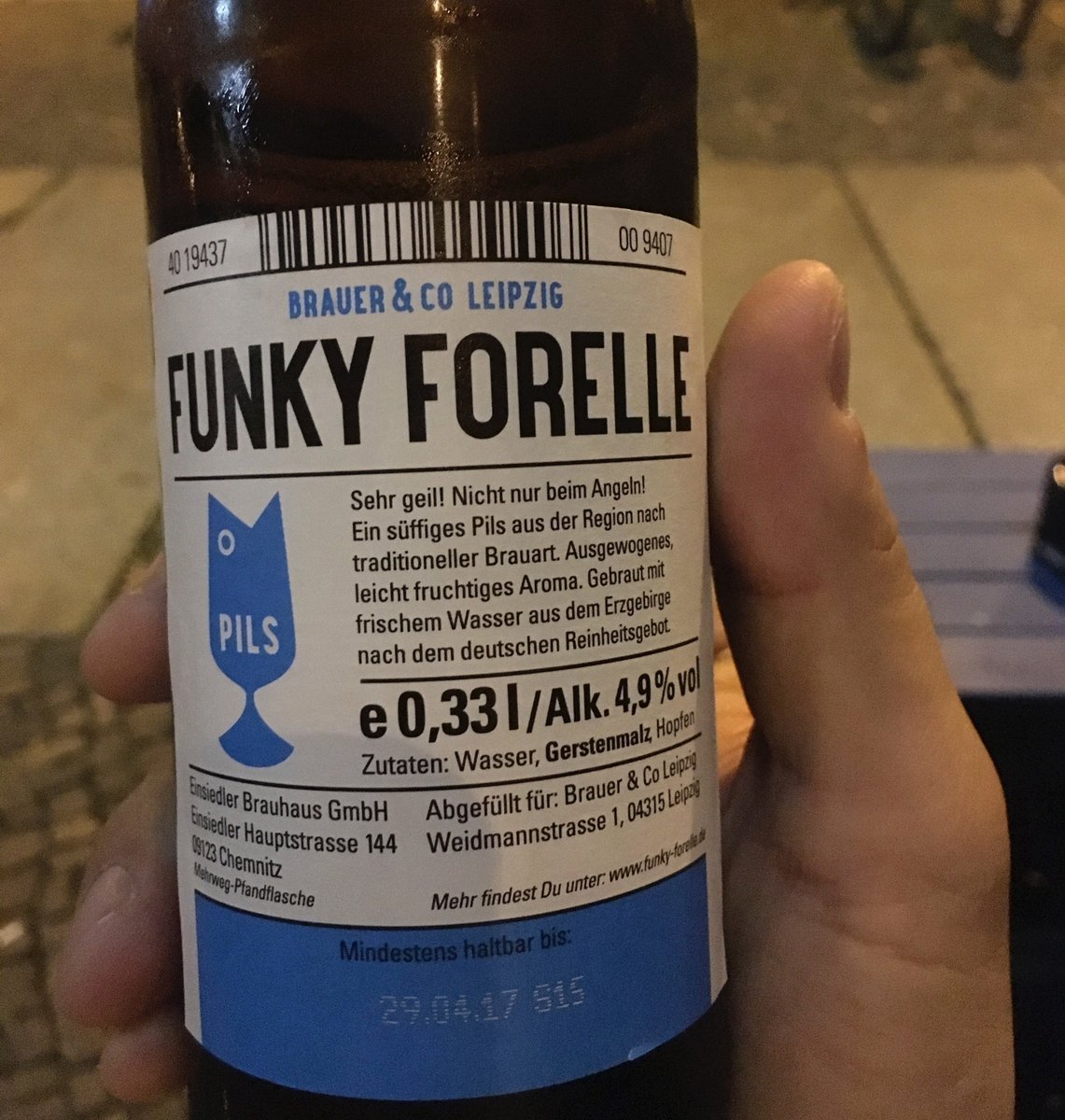 kosukeokahara's tweet photo. Fischladen :) pretty cool bar in  Eastern #Leipzig  #Leipzigost and their original beer :) https://t.co/qWgyBbxQt8