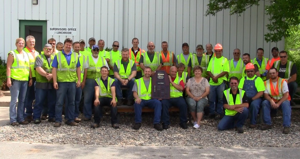 UniminCorp's tweet photo. Unimin's Ottawa Plant Wins 2015 Safety &amp; Excellence Award!  https://t.co/VpCgjlWX9T https://t.co/1ltcDUS72k