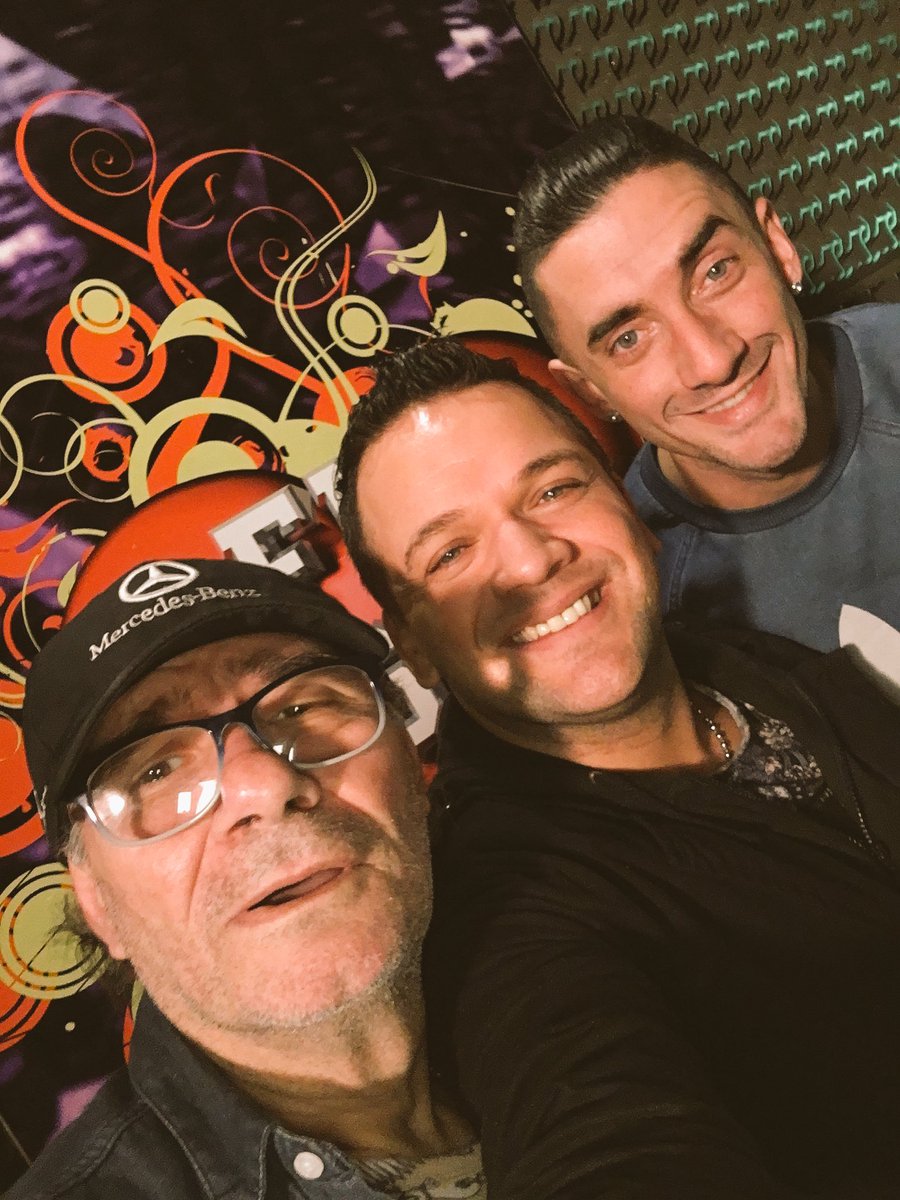 GabyGonzalezOk's tweet photo. Como los Quiero Banana de @Losdelfuego1 y @romansivori !!!! Ídolos y buenas personas https://t.co/HYuhIjYvOy