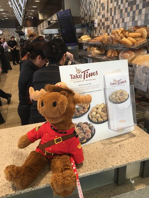 #ISAACtheMoose #ISAAC2016 We took him to lunch at the lake #Bringustogether #SingaporemeetstheNetherlands