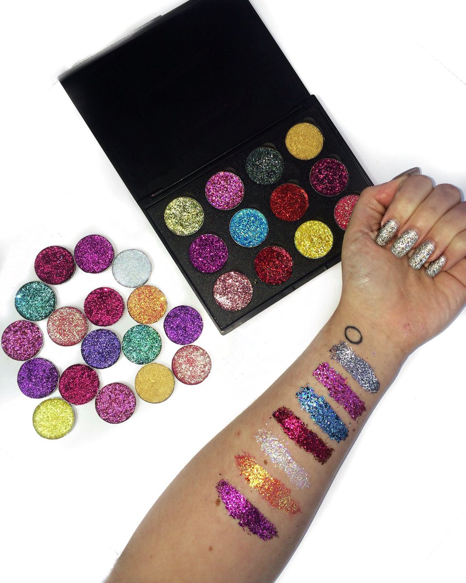 makeupdoII's tweet image. These glitters from @chantelschnider 😍✨ Go check them out they are beautiful ! 💖