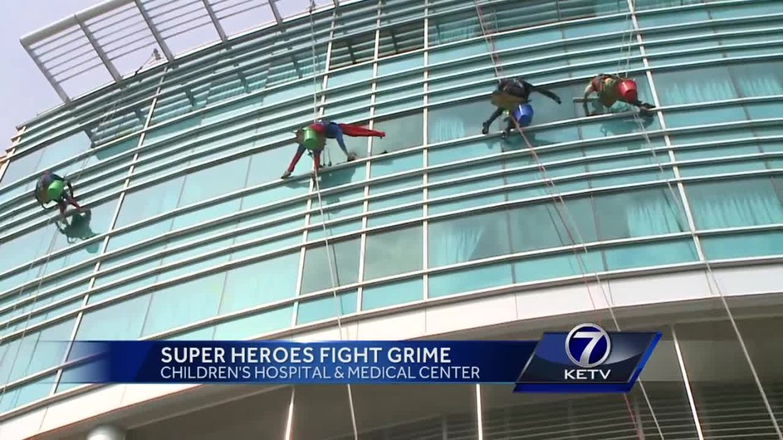 Video: Superheroes bring smiles to Children's Hospital &amp; Medical Center dlvr.it/LzxtgM