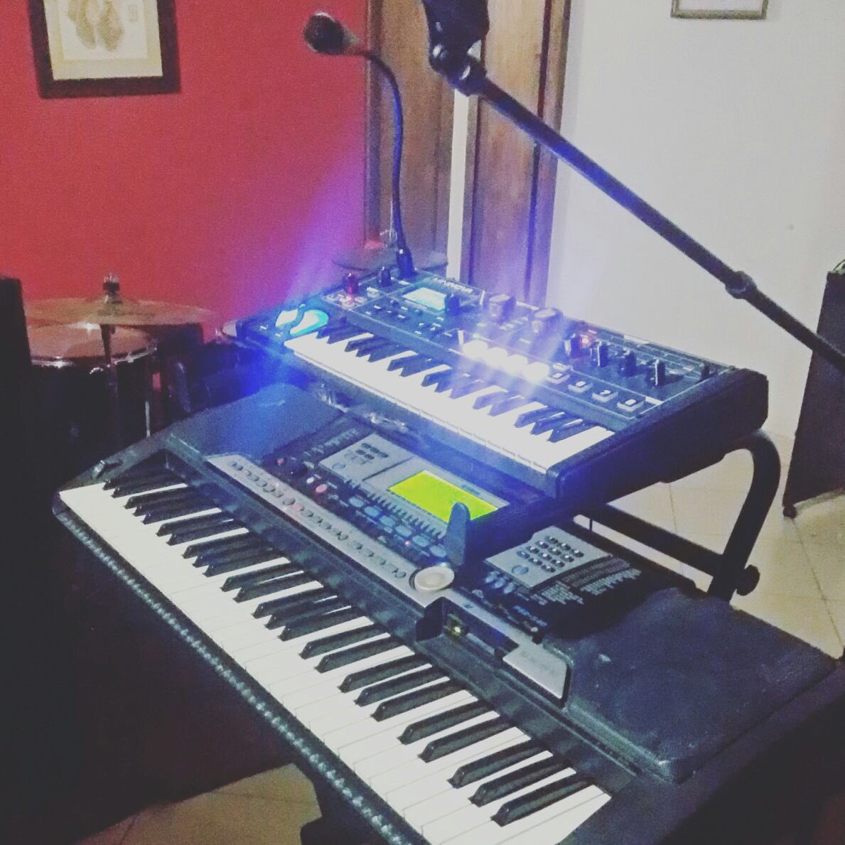 paperplanespy's tweet photo. Se vienen sonidos muy locos 😛 https://t.co/RVtHR43PoV