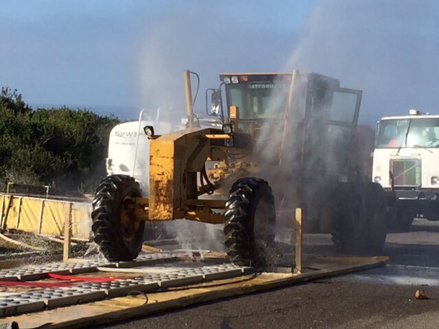 R5_Fire_News's tweet image. DYK engines &amp;amp; other equipment go thru a specialty wash when leaving fires to prevent the spread of #InvasiveSpecies?