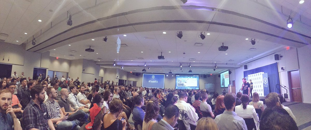 The #TechTO team knows how to fill a room. Shoutout to the organizers <a href="/mb_toronto/">Marianne Bulger</a>, <a href="/goldlist/">Jason Goldlist</a> &amp; <a href="/alexandernorman/">Alexander Norman</a> 🙌🏽
