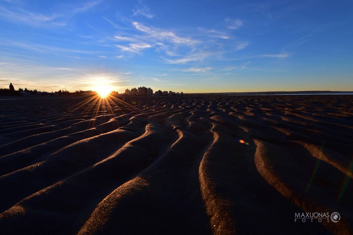 maxijonas's tweet photo. Atardecer en #Madryn. Hoy me dieron ganas de hacer fotos https://t.co/OuiRIe3C2Z
