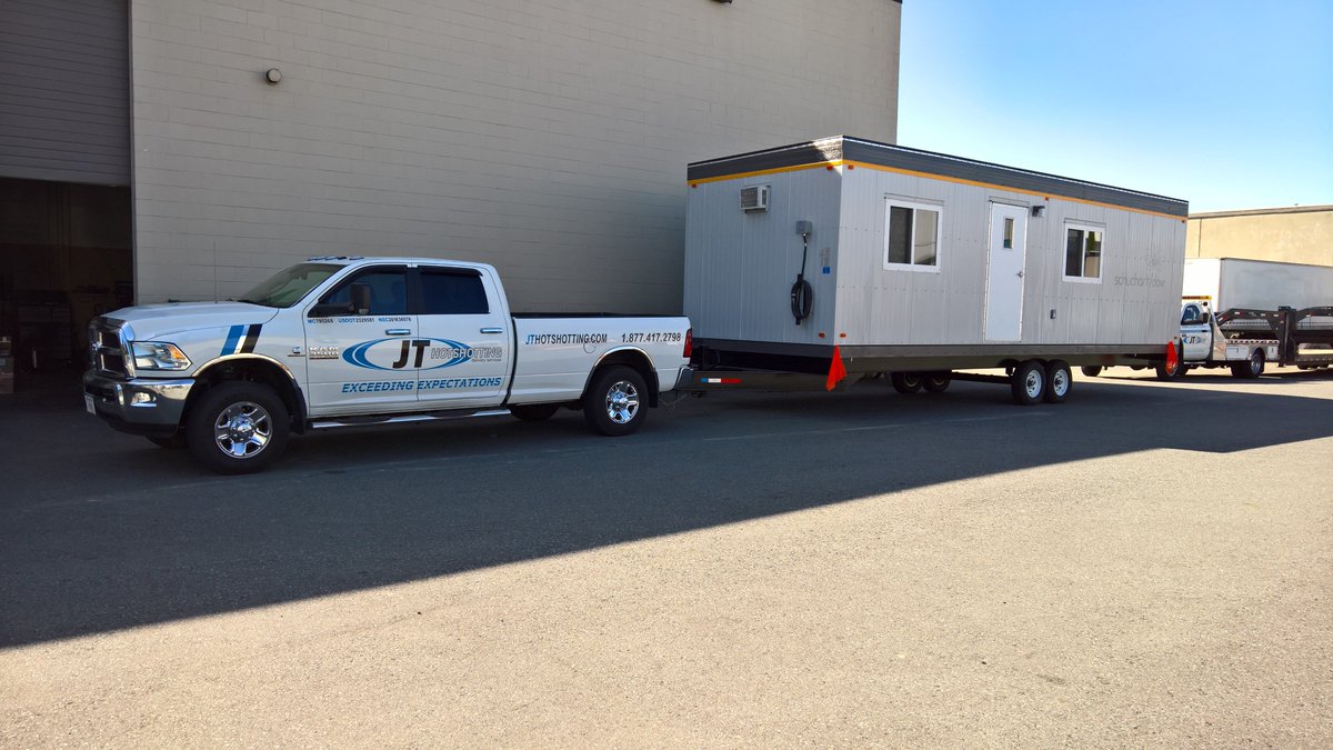JTHOTSHOTTING's tweet photo. 10' wide office trailer going to Woodland, CA from Edmonton, AB #office #trailer #construction #transport #trucking https://t.co/fzcb7RFoz0