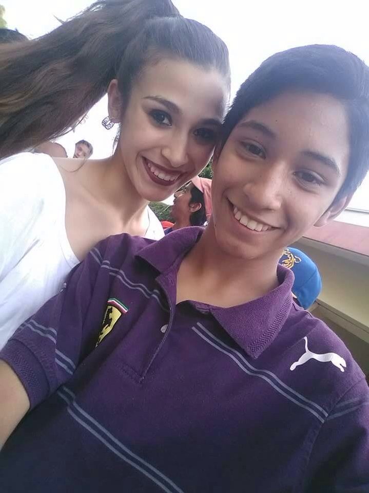 _DiegoMndez's tweet photo. @_angiewood felicitame! 😭💔🙊 https://t.co/l9GYH34Y5i