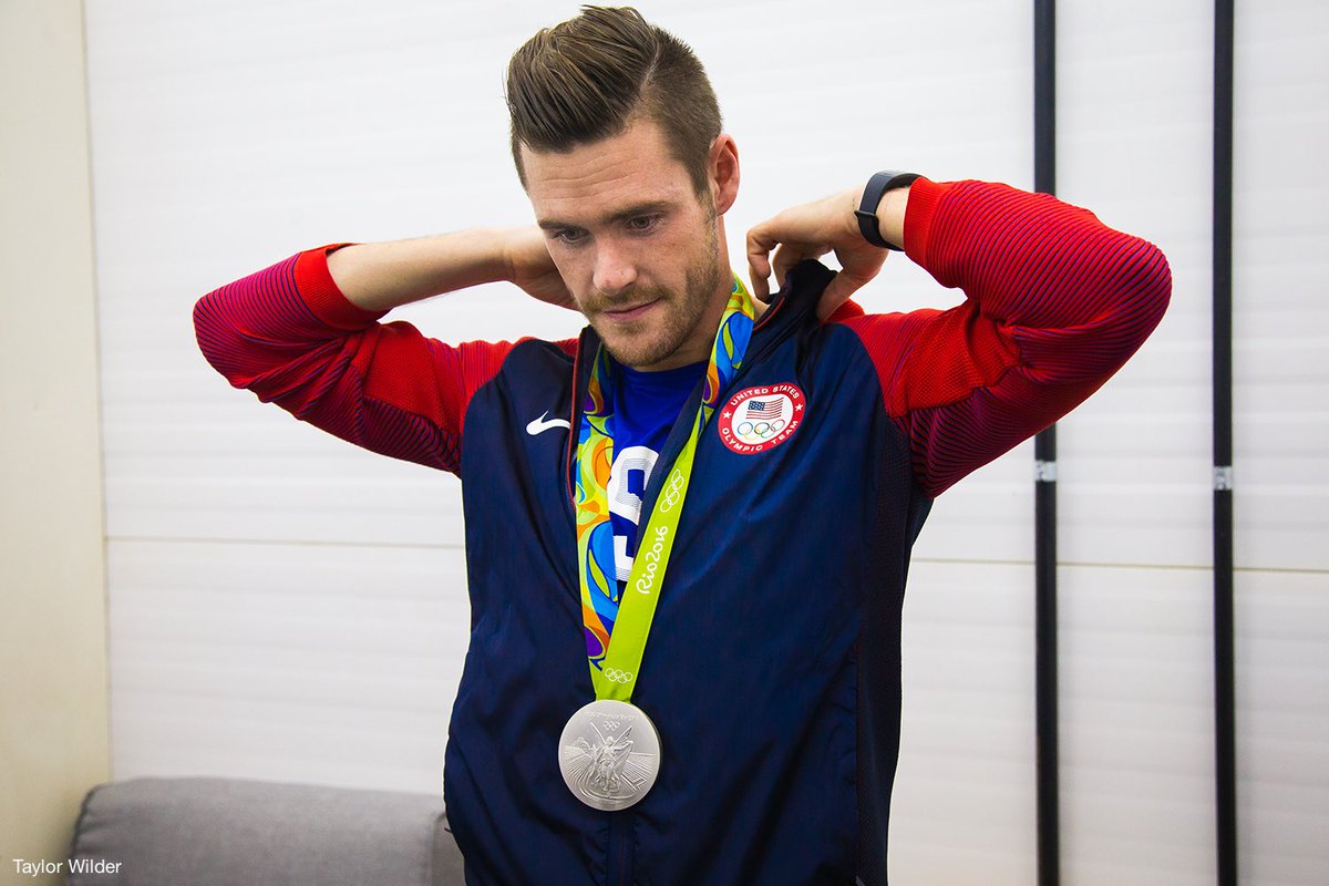 Gotta make sure that collar looks good under your #SILVER medal, right <a href="/davidboudia/">David Boudia</a>? 

#TeamUSA #Rio2016