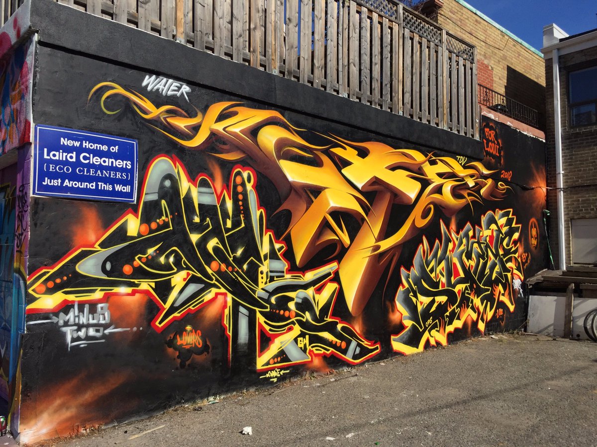 StART_Toronto's tweet photo. More photos of StART's huge Leaside partner project w/ #spudbomb &amp; @TPS53Div: 48 artists, 8000sq ft, 700lbs of paint https://t.co/Rm8IM1Y8ST