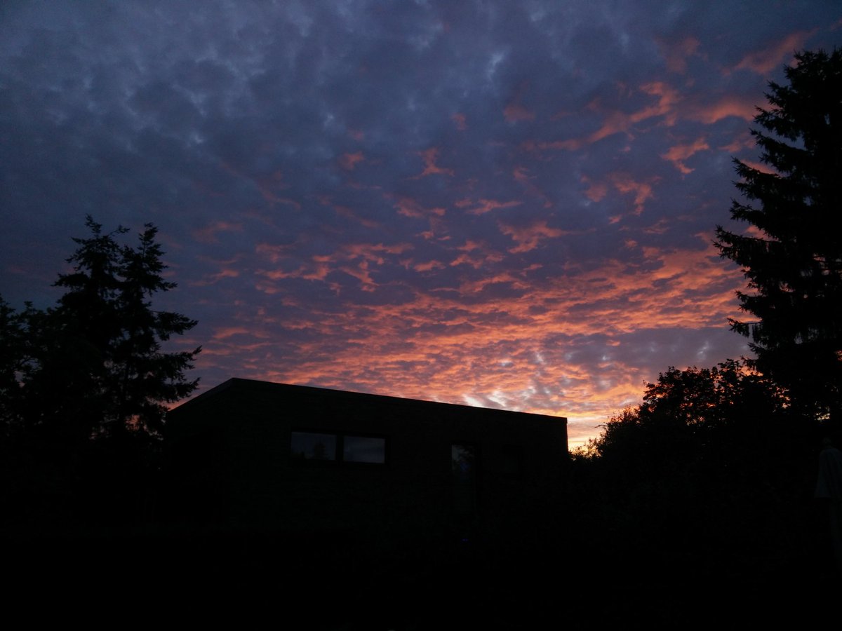 brotluke's tweet photo. Guckt man EIN mal raus... :D #lukephotography #actuallynofilter https://t.co/aEy530DBkU