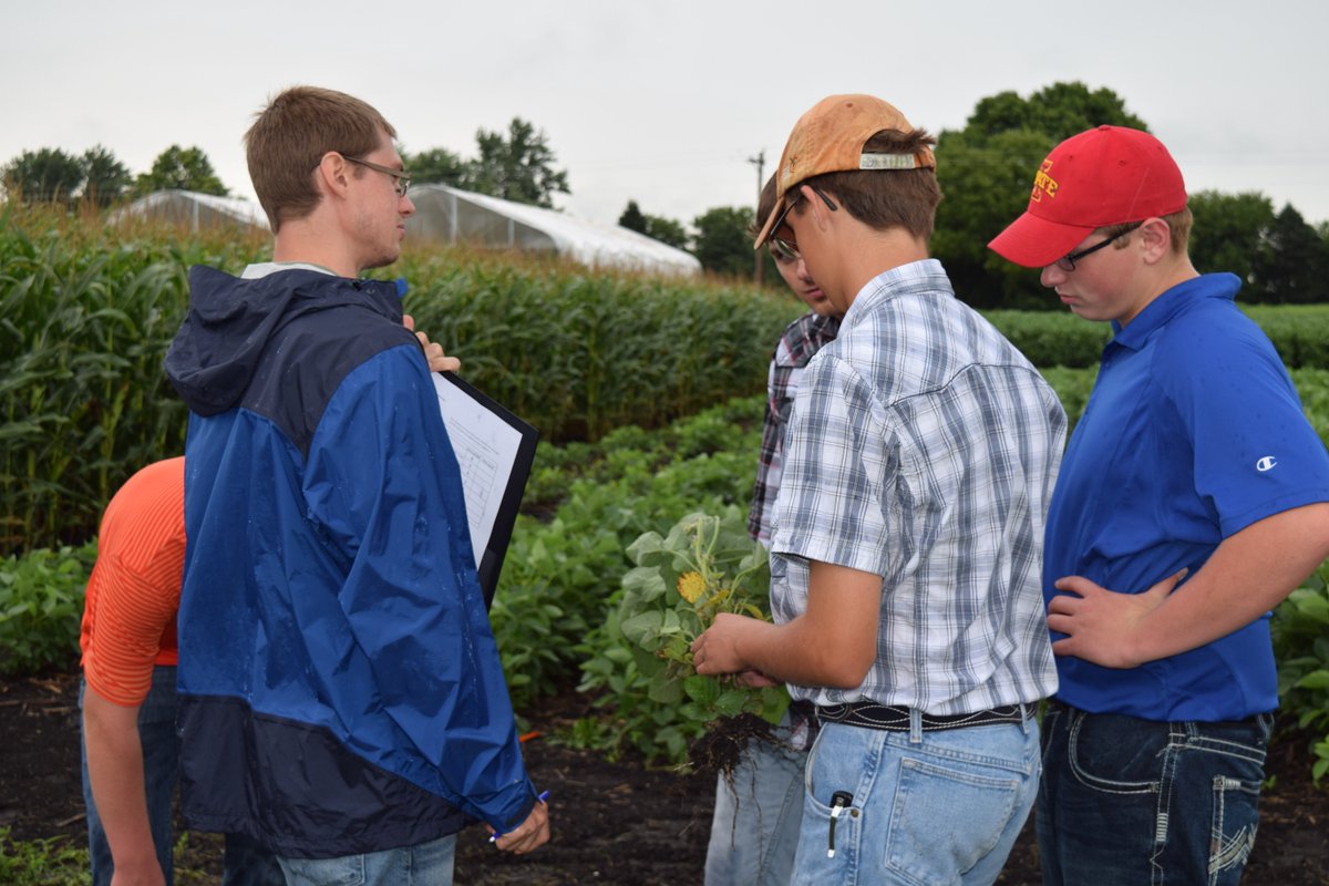 ISUCropNews's tweet photo. Overview of 2016 #ISU Crop #Scouting Competition and Winners https://t.co/BLA3yPFQMJ #scoutcomp16 https://t.co/YiE71qwoG9
